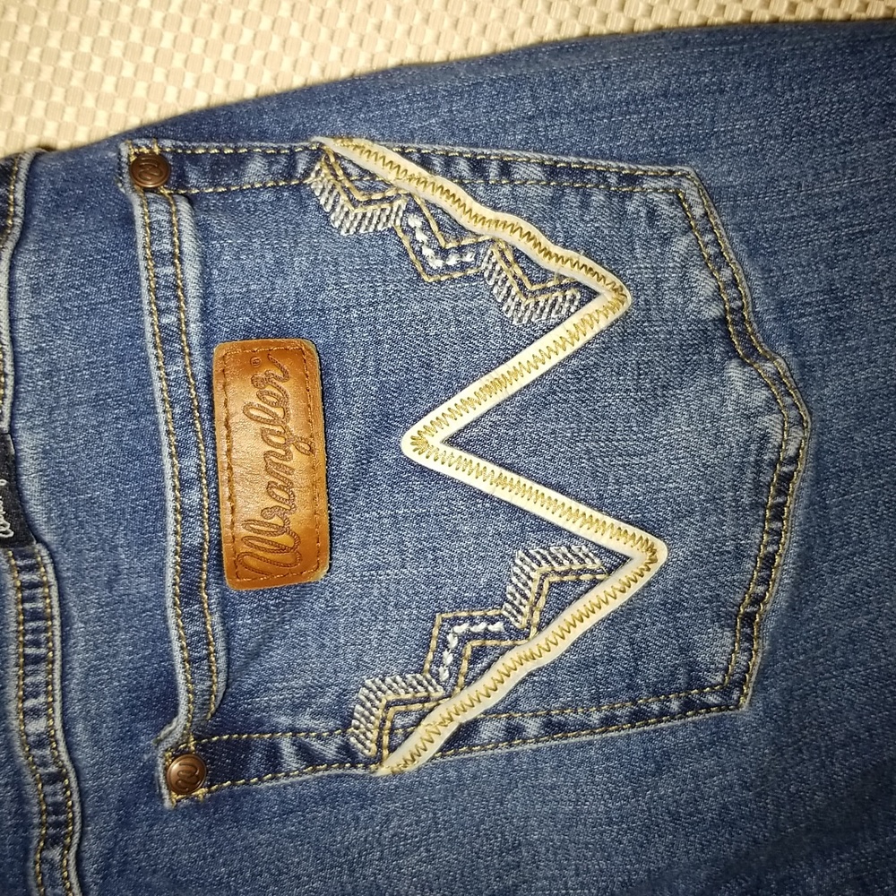 Wrangler Cowgirl Women's Boot cut Jeans.